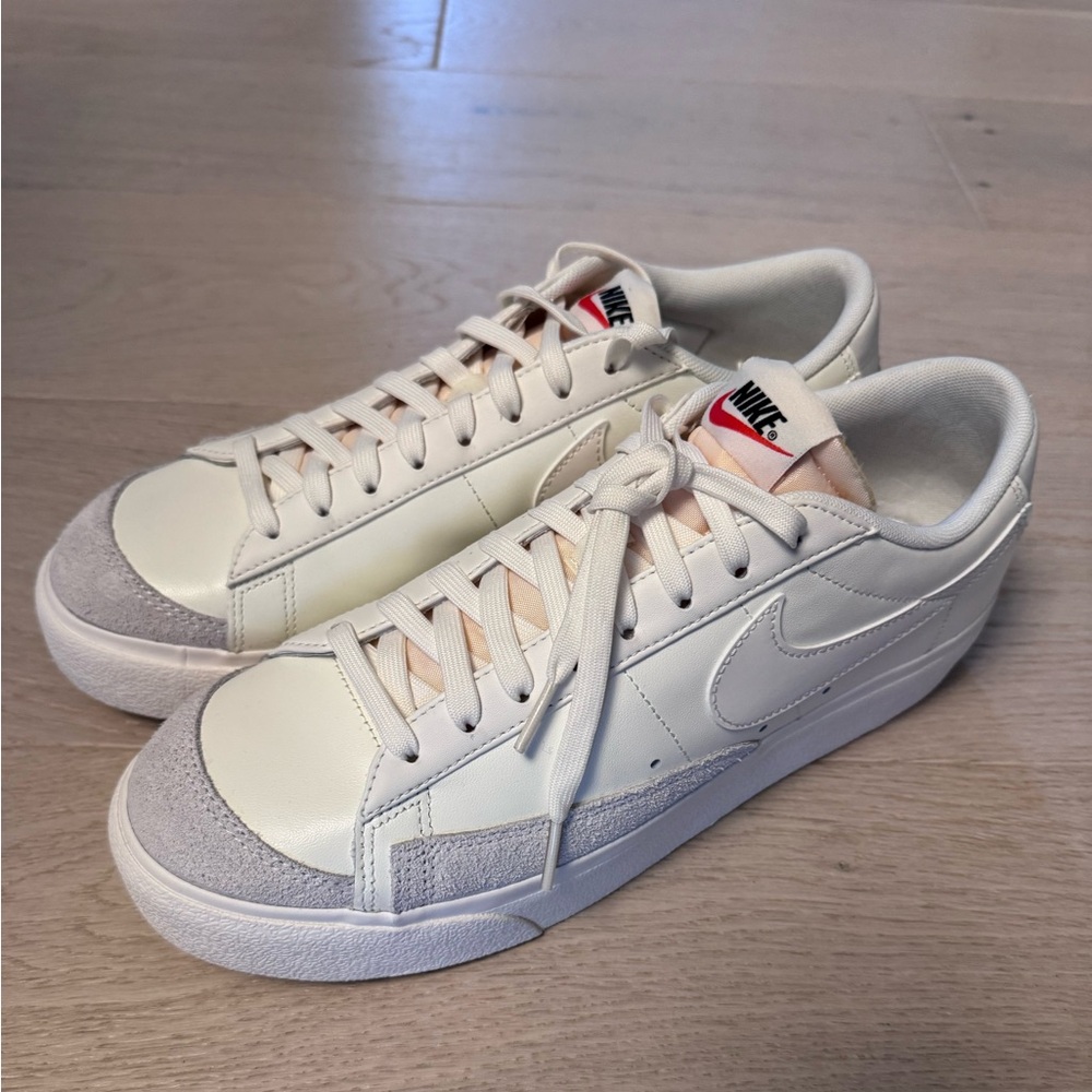 Nike Cream/Off-White Low-Top Blazers